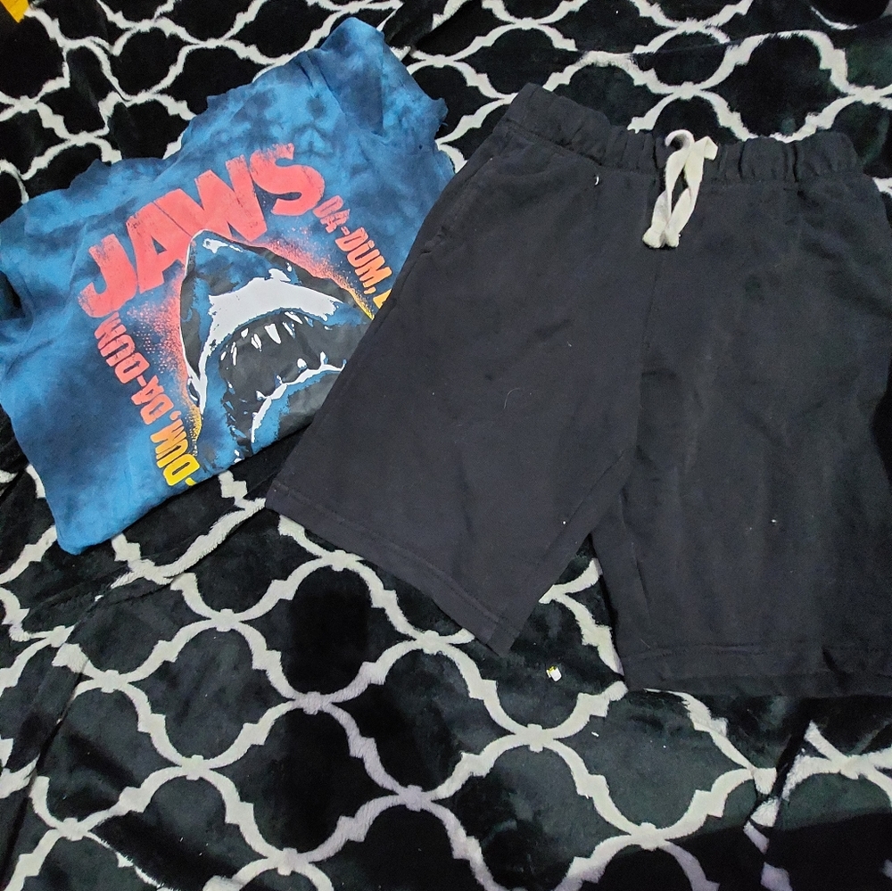 children's place TEE & Shorts lot of two